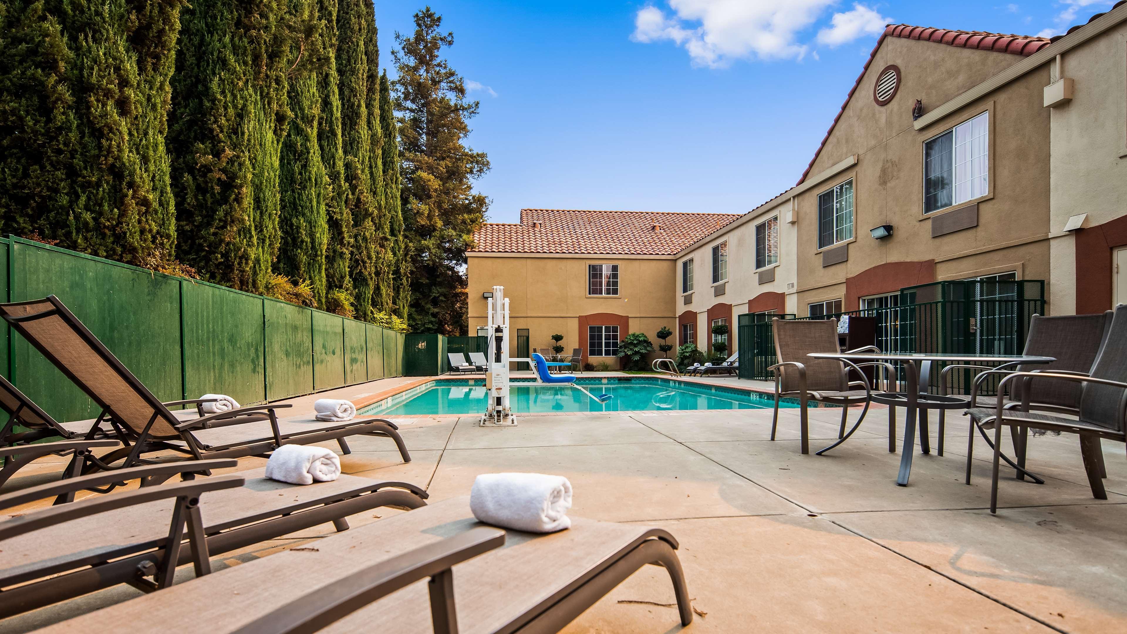 Best Western Brentwood Inn Bagian luar foto