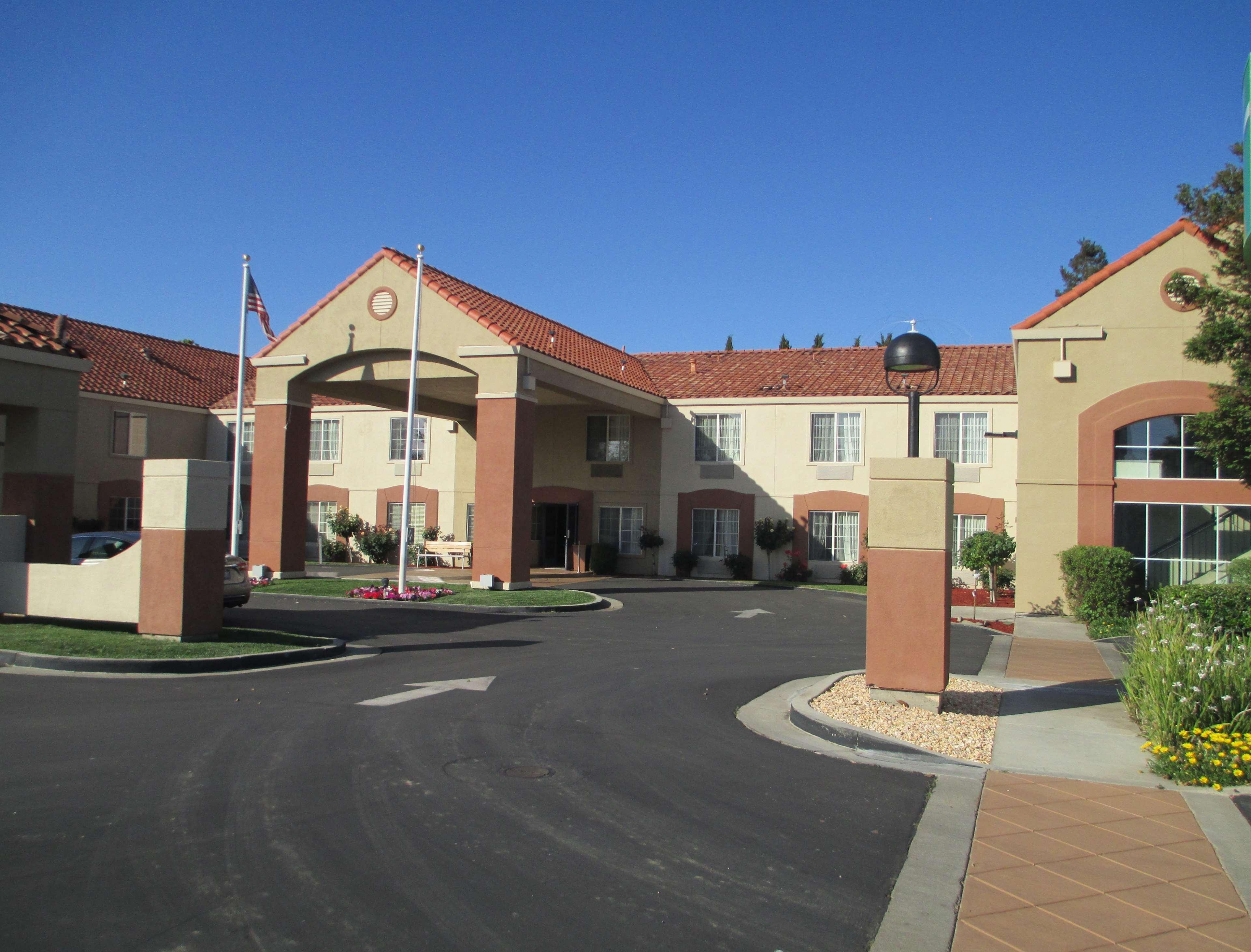Best Western Brentwood Inn Bagian luar foto